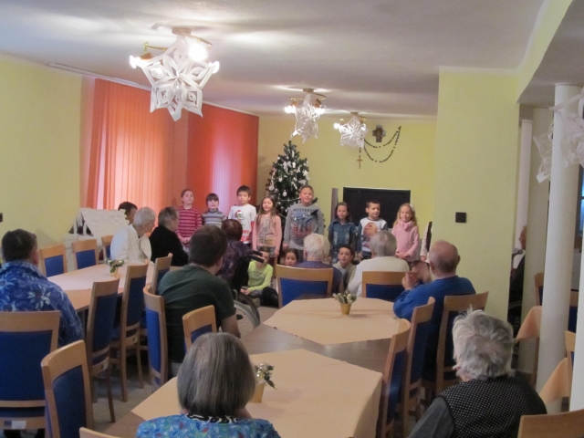 Vianočný program detí z ŠKD Krivec